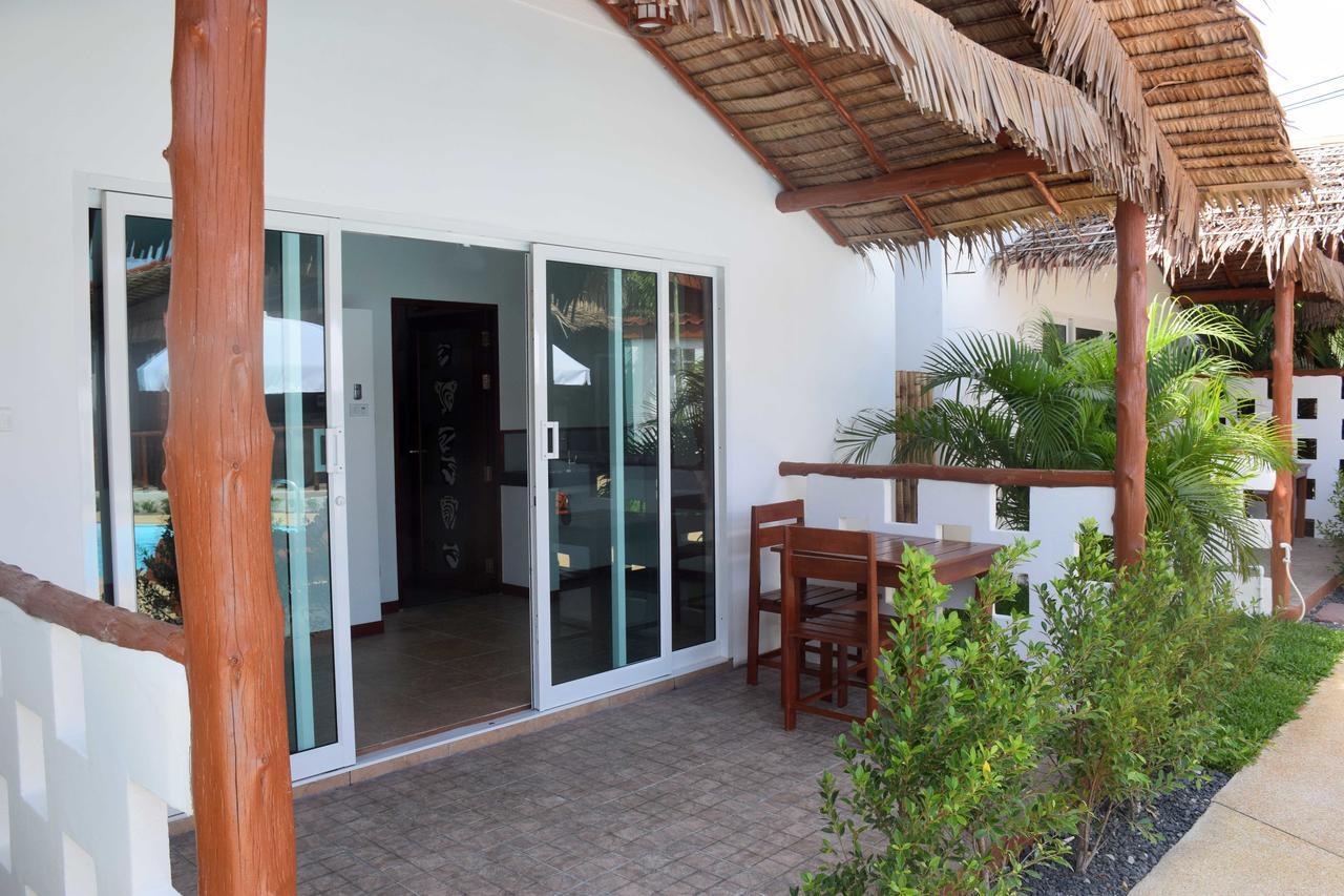Vivi Bungalows Resort Nai Harn Bagian luar foto