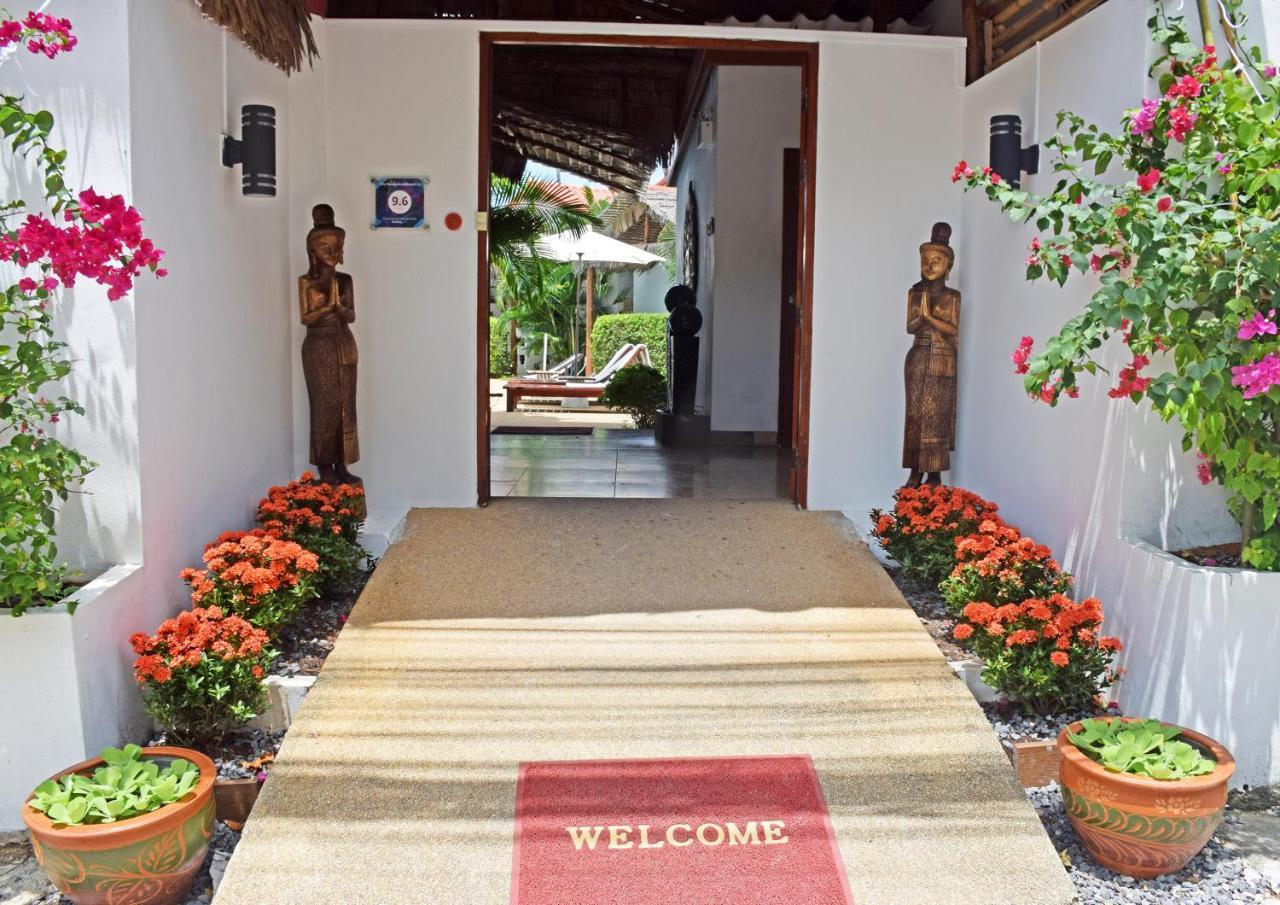 Vivi Bungalows Resort Nai Harn Bagian luar foto